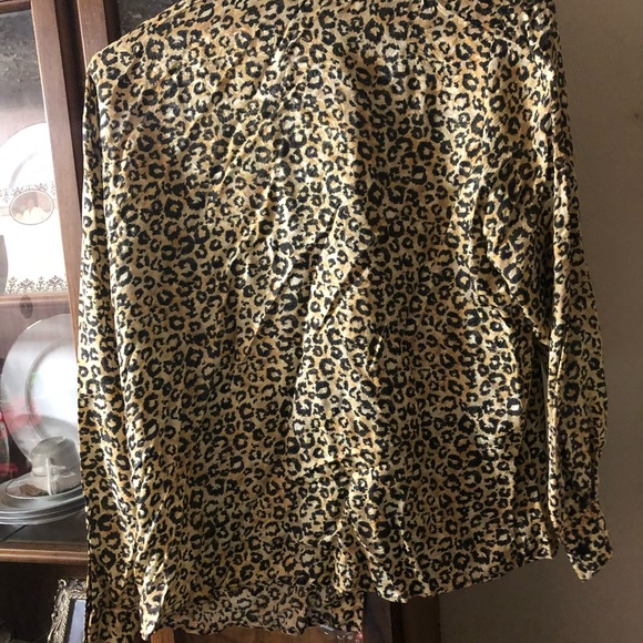 Beautiful Vintage Leopard print button down blouse. Size 14 - Picture 6 of 7